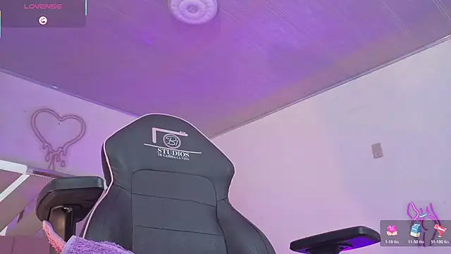 Laylafoxy tay online show from November 11, 2025, 3:28 am