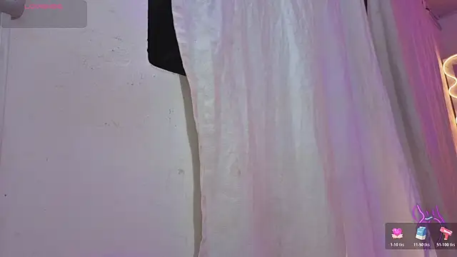 Laylafoxy tay online show from November 24, 2025, 3:28 am