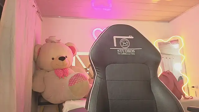 Laylafoxy tay online show from January 6, 2026, 3:10 am