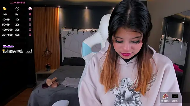 Antonella Torres2 online show from January 29, 2025, 3:33 am