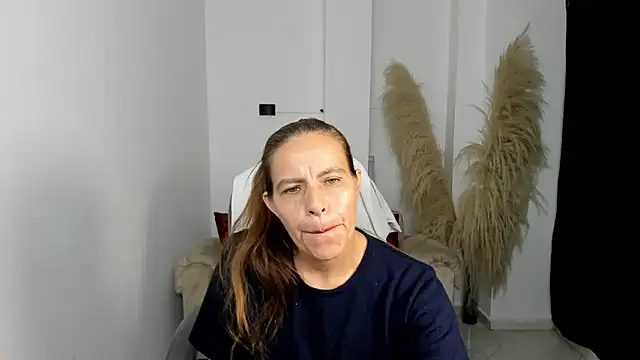 Milf karlye online show from March 18, 2026, 3:42 am