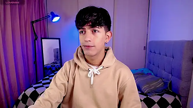 teobowny  online show from January 18, 2025, 2:02 pm