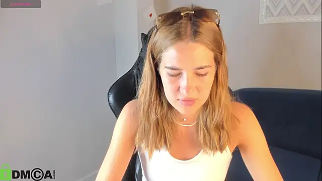 Jennifer Wadee online show from June 9, 2026, 10:21 pm