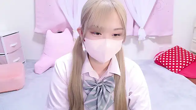 MAIKA pyon online show from March 4, 2025, 1:17 pm