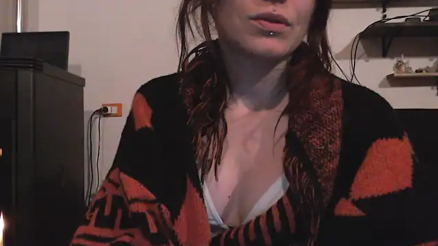 complicata mente online show from December 16, 2024, 10:13 pm