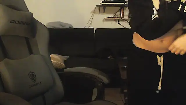 complicata mente online show from January 31, 2025, 8:54 pm