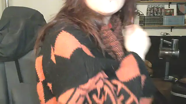 complicata mente online show from March 5, 2025, 6:45 pm