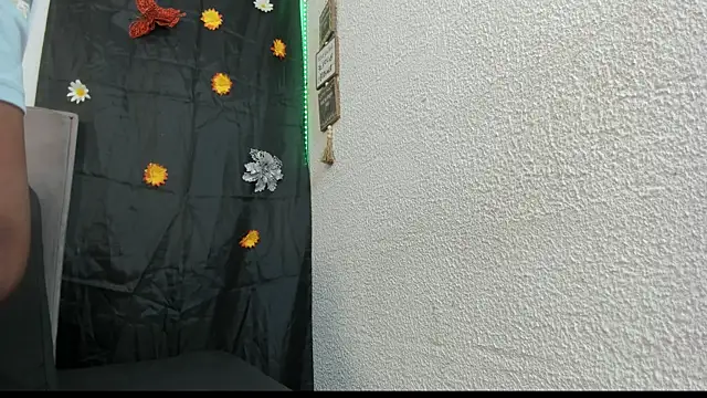 DeisyHarper online show from March 26, 2026, 3:39 pm