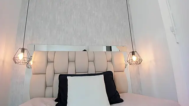 Alahia Baiter online show from December 10, 2024, 2:39 pm