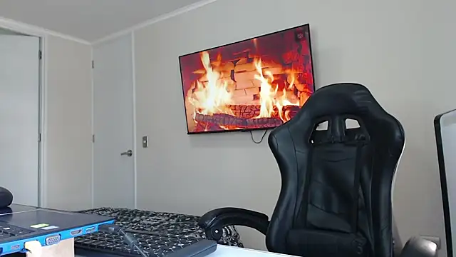 jonhklleyn online show from September 10, 2025, 6:41 pm