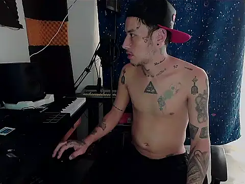 Snapshot of patrik_tattoo_ chatting on December 11, 2024, 2:33 pm patrik tattoo online show from December 11, 2024, 2:33 pm