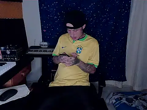 Snapshot of patrik_tattoo_ chatting on January 7, 2025, 4:50 am patrik tattoo online show from January 7, 2025, 4:50 am