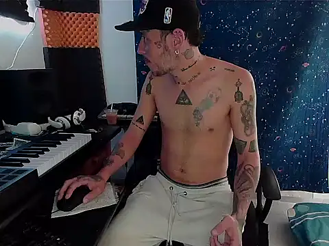 Snapshot of patrik_tattoo_ chatting on January 18, 2025, 3:38 pm patrik tattoo online show from January 18, 2025, 3:38 pm