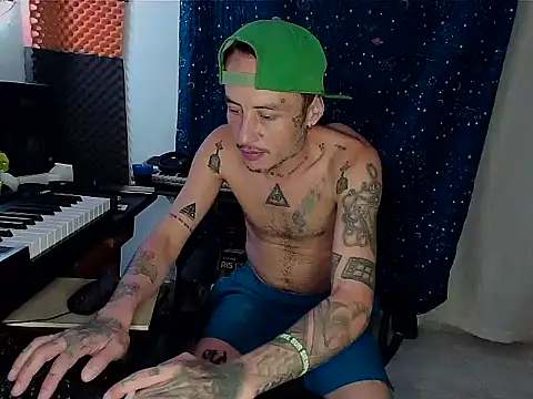 Snapshot of patrik_tattoo_ chatting on January 30, 2025, 6:35 am patrik tattoo online show from January 30, 2025, 6:35 am