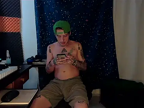 Snapshot of patrik_tattoo_ chatting on February 7, 2025, 3:23 am patrik tattoo online show from February 7, 2025, 3:23 am