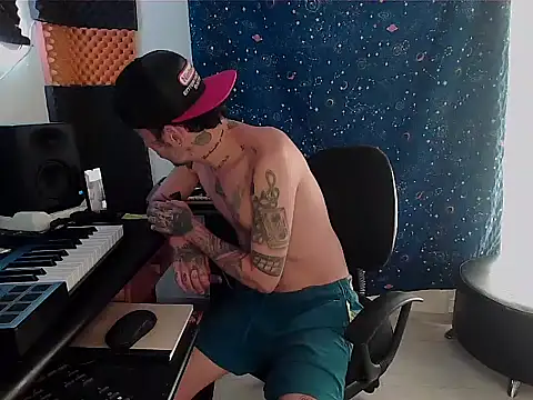 Snapshot of patrik_tattoo_ chatting on February 16, 2025, 8:00 pm patrik tattoo online show from February 16, 2025, 8:00 pm