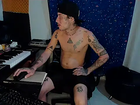 Snapshot of patrik_tattoo_ chatting on March 19, 2025, 3:30 am patrik tattoo online show from March 19, 2025, 3:30 am