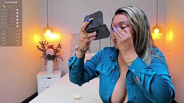 tutu milf online show from March 11, 2025, 7:03 pm