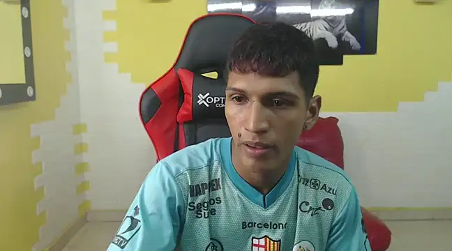 mau elixxx online show from December 18, 2024, 2:32 am