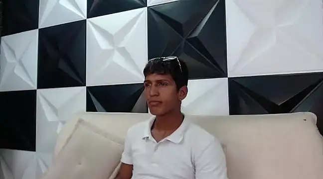 mau elixxx online show from February 1, 2025, 7:34 pm