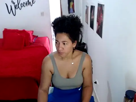 Snapshot of bellacrespalatina chatting on September 10, 2025, 7:36 pm bellacrespalatina online show from September 10, 2025, 7:36 pm
