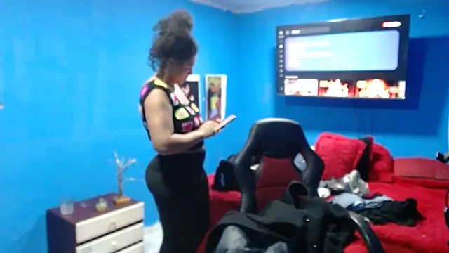 bellacrespalatina online show from November 18, 2025, 8:24 pm