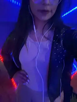 Jade Zephyra online show from December 8, 2024, 1:24 am