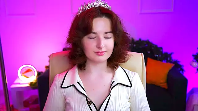 AnnTerry  online show from February 4, 2025, 11:49 am