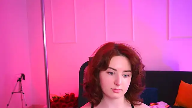 AnnTerry  online show from February 18, 2025, 11:22 am