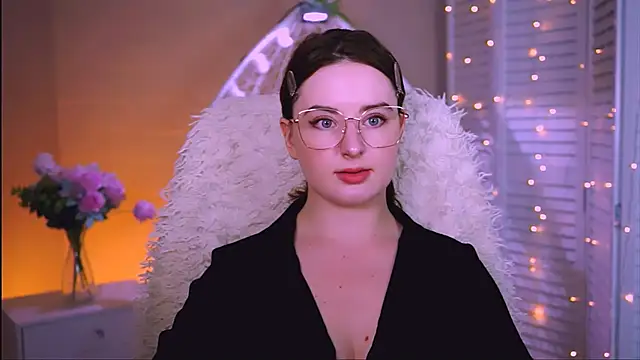 AnnTerry  online show from October 3, 2025, 11:51 am