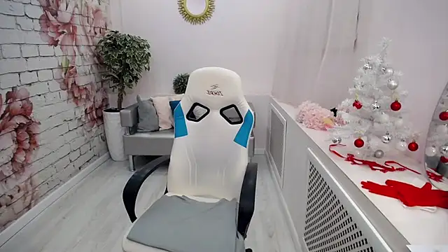 Snapshot of Cutie_Asya chatting on December 23, 2024, 4:55 am Cutie Asya online show from December 23, 2024, 4:55 am