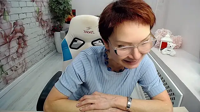 Snapshot of Cutie_Asya chatting on January 14, 2026, 5:02 am Cutie Asya online show from January 14, 2026, 5:02 am