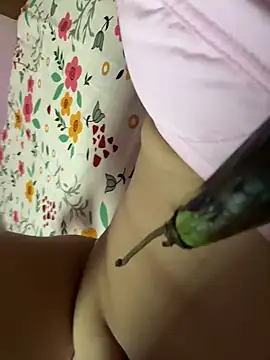 Snapshot of Miss-Kamini chatting on February 28, 2025, 4:10 am Miss-Kamini online show from February 28, 2025, 4:10 am