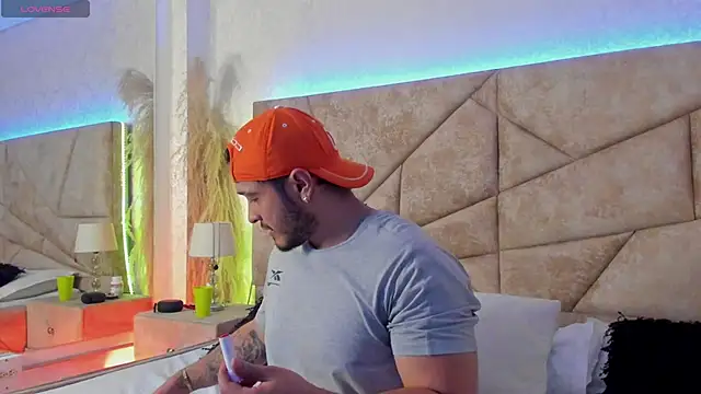 JossAckland online show from February 18, 2026, 7:43 pm