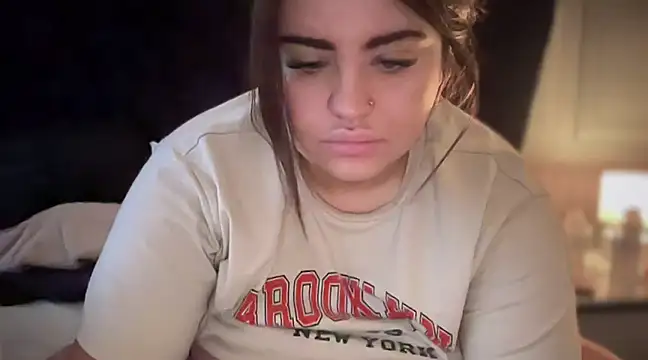 Snapshot of curvybabesx1 chatting on March 14, 2025, 12:40 pm curvybabesx1 online show from March 14, 2025, 12:40 pm