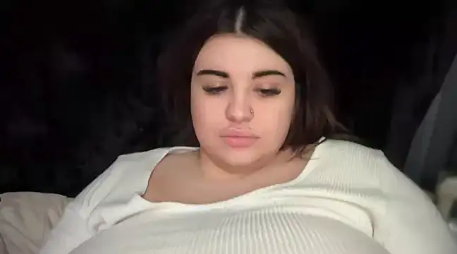 Snapshot of curvybabesx1 chatting on March 21, 2025, 8:17 am curvybabesx1 online show from March 21, 2025, 8:17 am