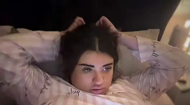 Snapshot of curvybabesx1 chatting on March 22, 2025, 6:11 am curvybabesx1 online show from March 22, 2025, 6:11 am