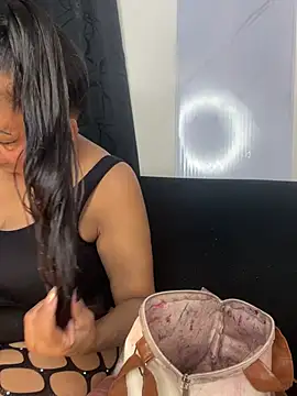 chiquimaturesexy online show from February 18, 2026, 7:43 pm