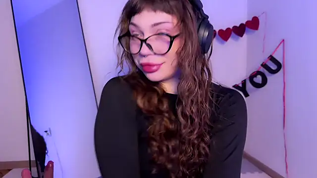 PaulaPratt online show from February 7, 2025, 2:50 am