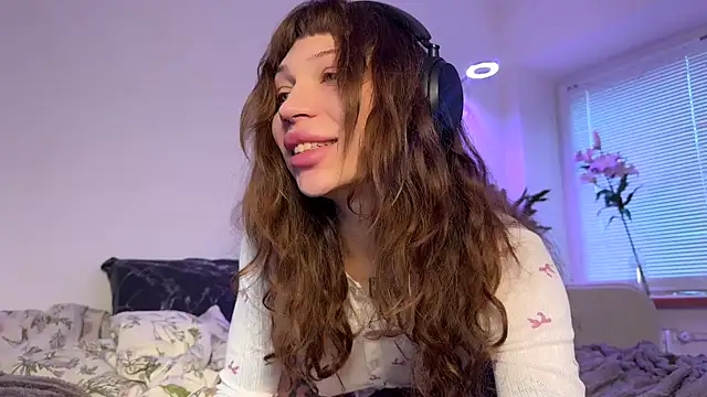 PaulaPratt online show from December 3, 2025, 10:57 am