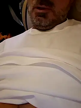 1talianBeutifulCock online show from October 15, 2025, 11:54 am