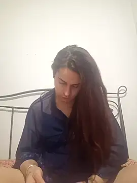 perla97 online show from December 18, 2024, 9:40 pm