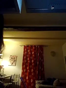 perla97 online show from December 4, 2025, 4:48 pm