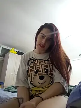 perla97 online show from February 5, 2026, 7:51 pm