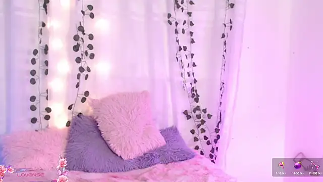 Snapshot of centaurigirl chatting on January 10, 2025, 1:53 am centaurigirl online show from January 10, 2025, 1:53 am