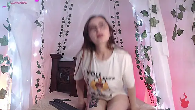 Snapshot of centaurigirl chatting on March 1, 2025, 2:15 am centaurigirl online show from March 1, 2025, 2:15 am