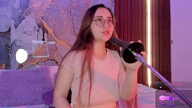 centaurigirl online show from October 28, 2025, 11:07 pm