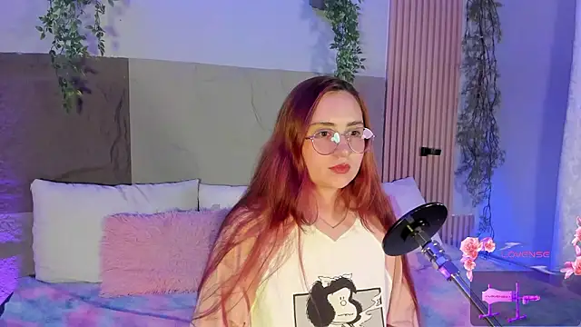 centaurigirl online show from February 25, 2026, 4:11 am