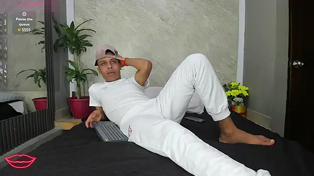 ada-brooke online show from March 21, 2025, 3:33 am