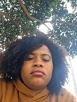 DANIELA MICHEL online show from February 17, 2025, 5:21 pm